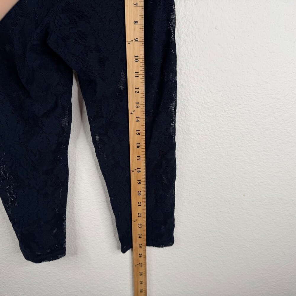 Abercrombie Fitch Women's Perfect Stretch Sheer Lace Capris Navy Blue Sz M - Picture 9 of 9